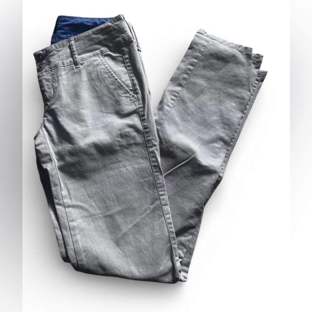 American Eagle Outfitters Straight Leg khakis